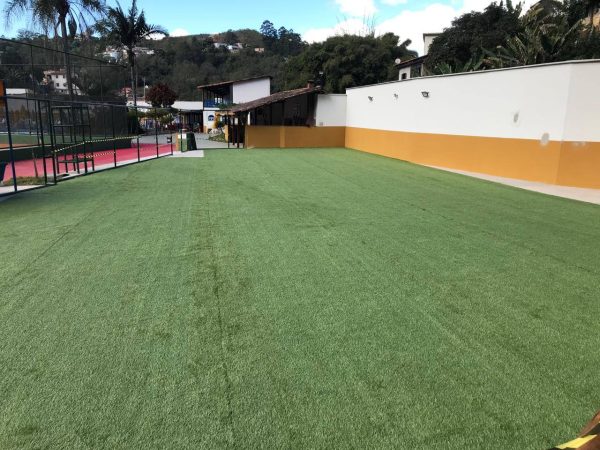 Grama Sintética para Jardim: A Solução Perfeita para Economizar Tempo e Dinheiro