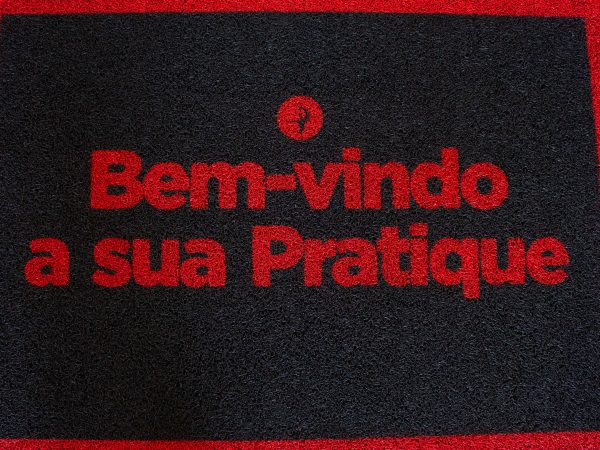 Design e funcionalidade no escritório: tapetes que definem o ambiente de trabalho