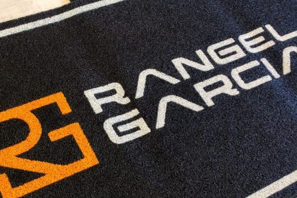 Tapete Personalizado: Entrega Rápida e Garantia de Fábrica